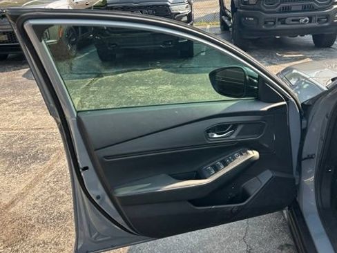 Used 2025 Honda Accord Sport image 11