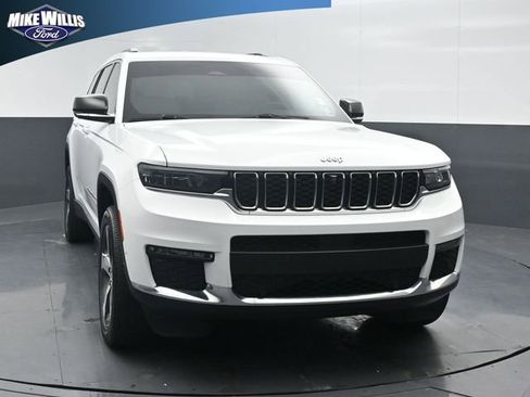 Used 2023 Jeep Grand Cherokee L Limited w/ Luxury Tech Group II AWD/4WD image 2