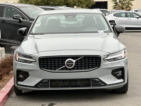 Used 2024 Volvo S60 B5 Plus image 10