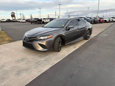Used 2020 Toyota Camry SE image 7