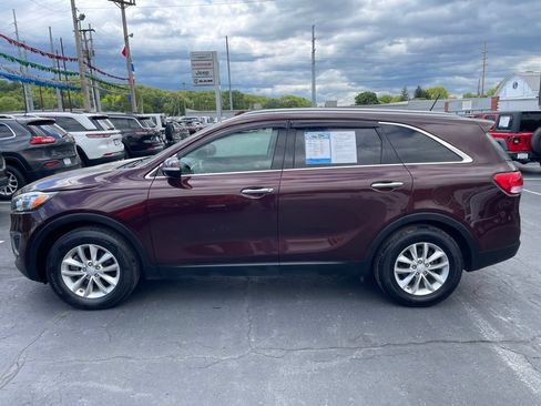 Used 2017 Kia Sorento FWD image 9