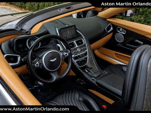 Used 2019 Aston Martin DB11 Volante image 55