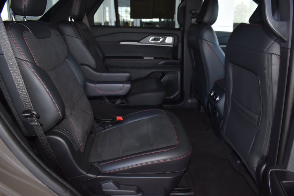 Used 2026 Ford Explorer ST w/ Sun And Sound Package AWD/4WD image 17