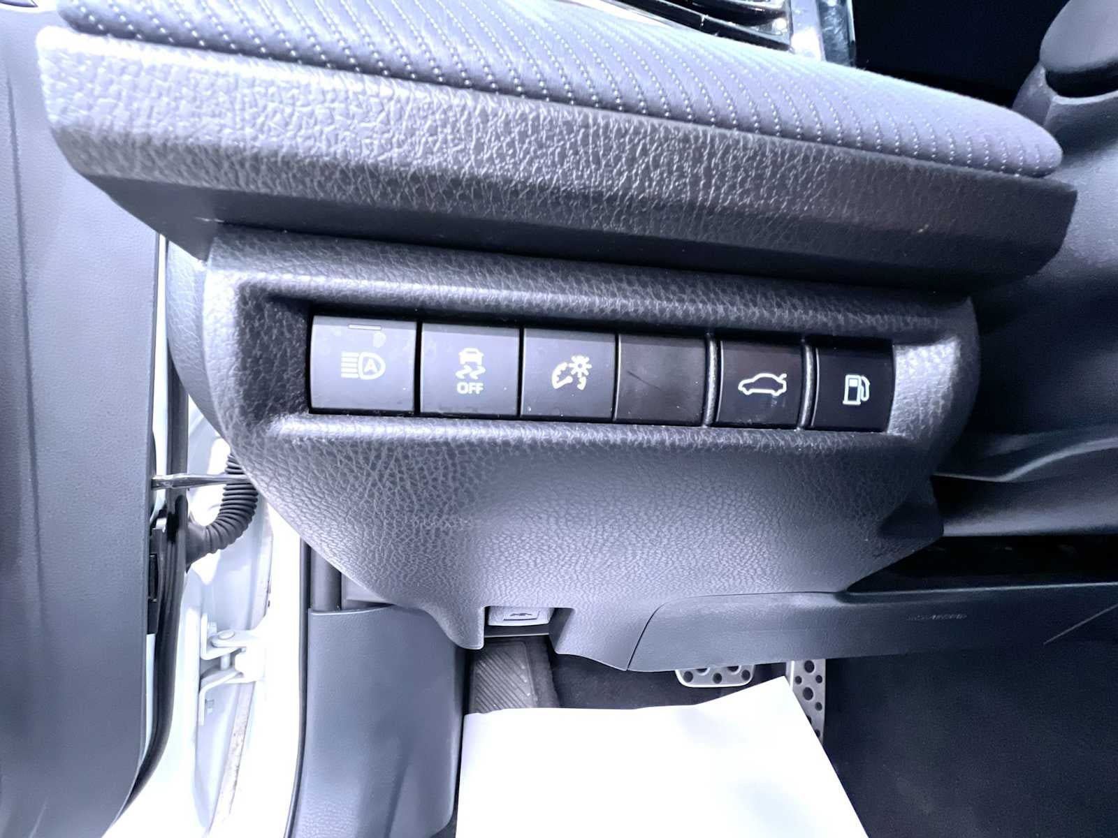 Used 2025 Toyota Camry SE FWD image 16