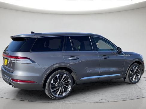 Used 2023 Lincoln Aviator Reserve w/ Equipment Group 201A AWD/4WD image 6