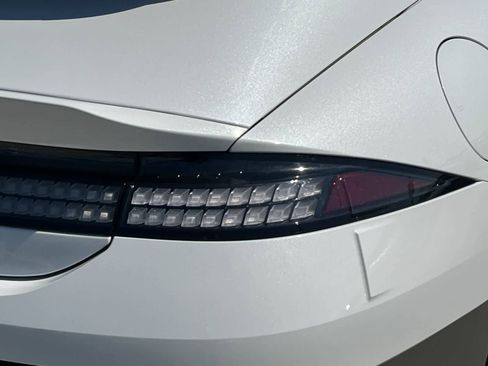 Used 2024 Hyundai Ioniq 6 Limited image 27