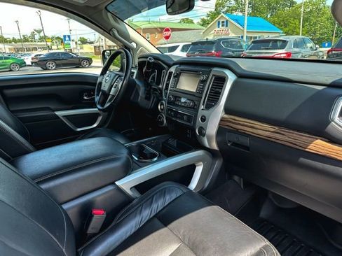Used 2017 Nissan Titan SL AWD/4WD image 23