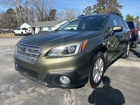 Used 2017 Subaru Outback 2.5i Premium image 3