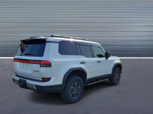 Used 2026 Lexus GX 550 AWD/4WD image 3
