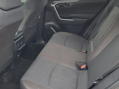 Used 2025 Toyota RAV4 LE AWD/4WD image 30