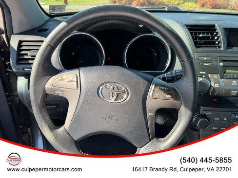 Used 2010 Toyota Highlander SE image 19
