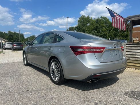 Used 2016 Toyota Avalon Limited w/ Toyota Safety Sense Package FWD image 3