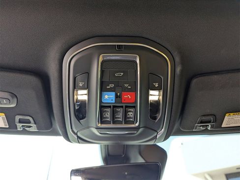 Used 2025 Jeep Grand Cherokee Summit w/ Obsidian Package image 26