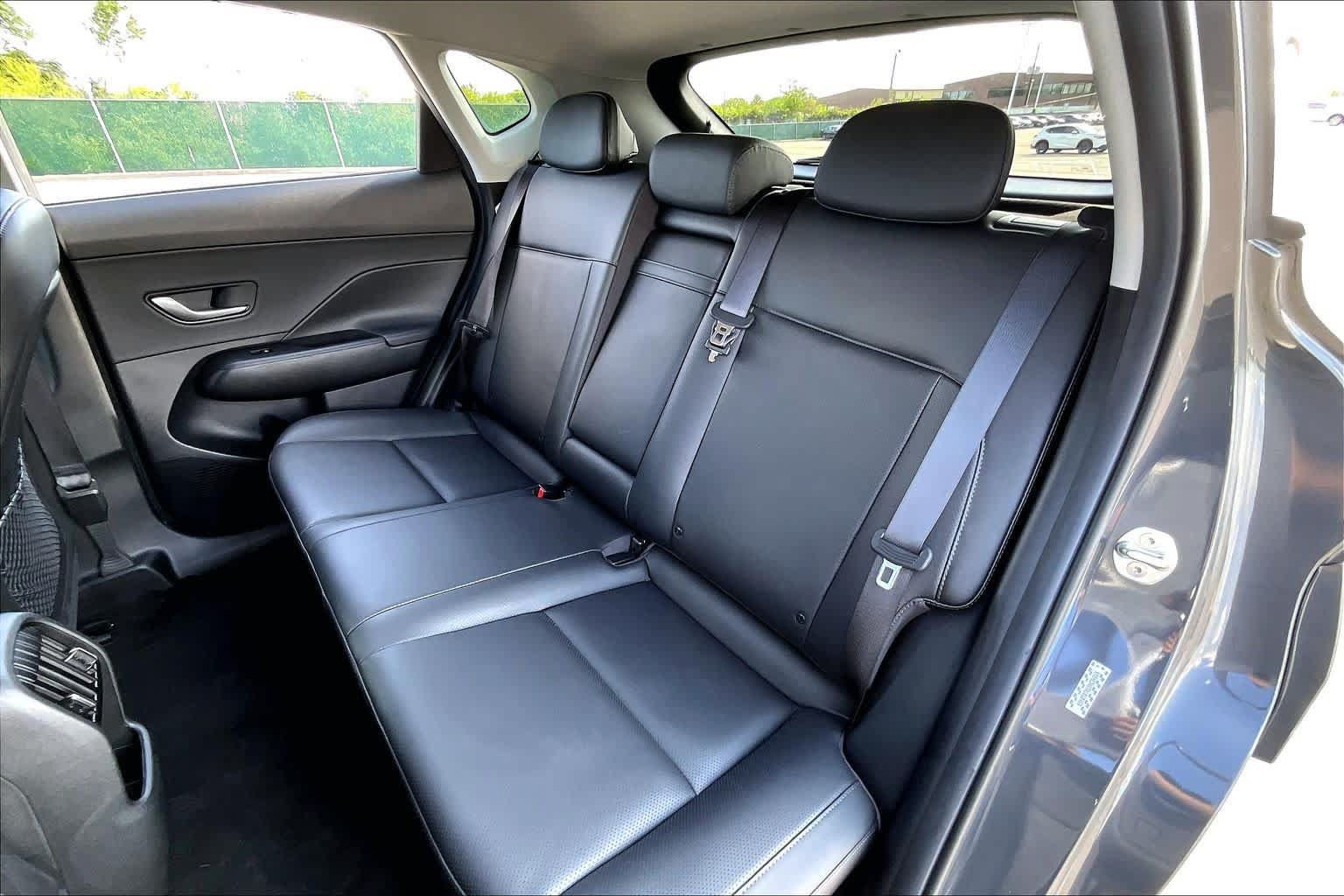 Used 2024 Hyundai Kona Limited FWD image 19