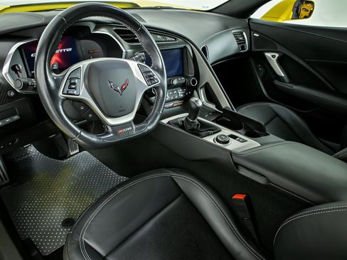 Used 2015 Chevrolet Corvette Z06 w/ 3LZ Preferred Equipment Group image 21