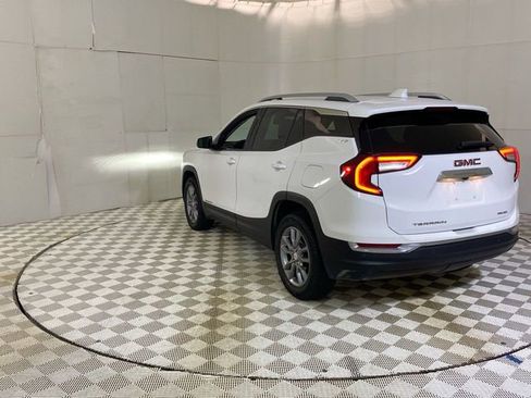 Used 2024 GMC Terrain SLT AWD/4WD image 19