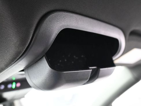 Used 2024 Cadillac XT4 Luxury w/ Cold Weather Package image 32