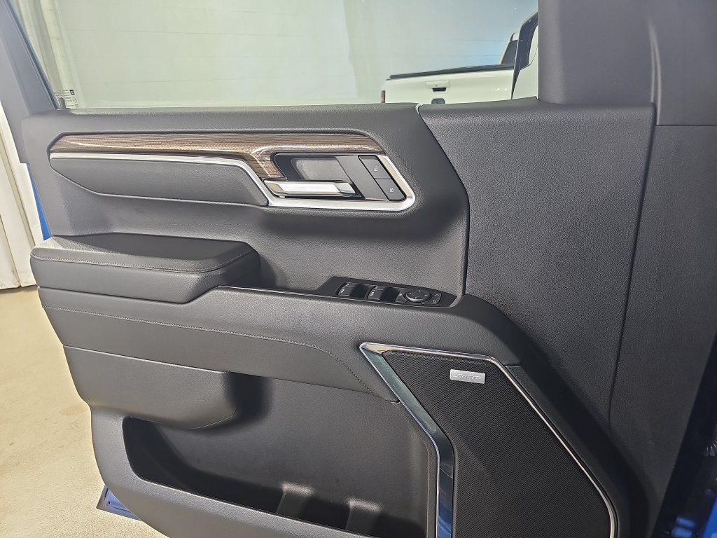 Certified 2024 Chevrolet Silverado 1500 RST w/ Convenience Package II AWD/4WD image 32