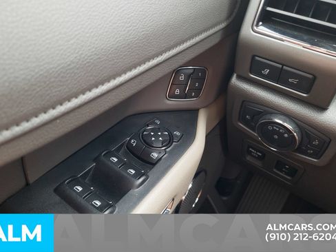 Used 2019 Ford Expedition XLT w/ Equipment Group 202A RWD image 16