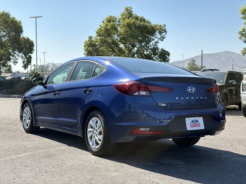 Used 2020 Hyundai Elantra SE FWD image 8