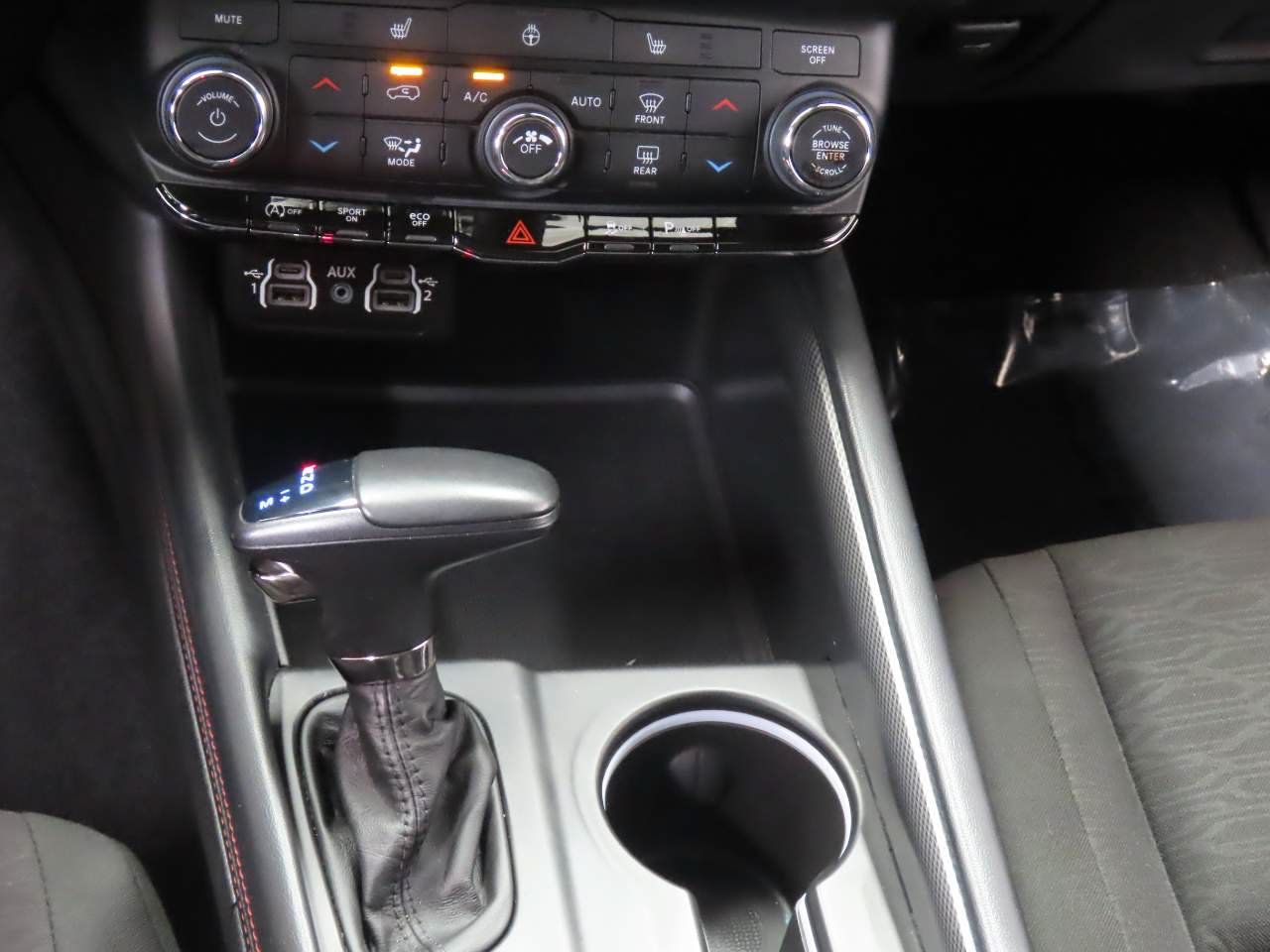 Used 2025 Dodge Durango GT w/ Blacktop Package AWD/4WD image 12