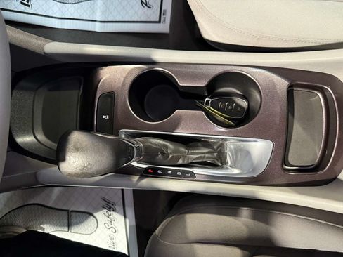 Used 2021 Chevrolet Malibu LS FWD image 15