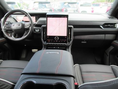 New 2026 GMC Yukon AT4 Ultimate AWD/4WD image 12