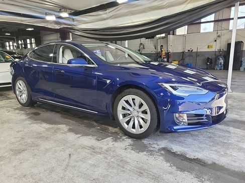 Used 2018 Tesla Model S 75D image 3