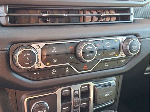 Certified 2024 Jeep Wrangler Unlimited Rubicon image 14