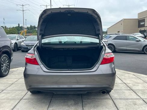 Used 2017 Toyota Camry XLE FWD image 10