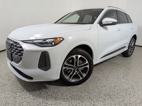 New 2025 Audi Q5 Premium image 18