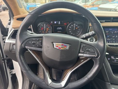 Used 2020 Cadillac XT6 Premium Luxury w/ Platinum Package image 11