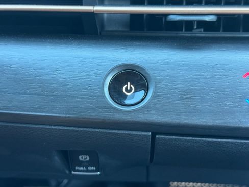 Used 2025 Nissan Ariya FWD image 23