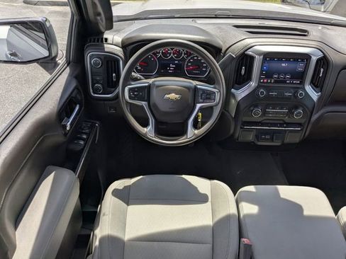 Used 2020 Chevrolet Silverado 1500 LT image 14