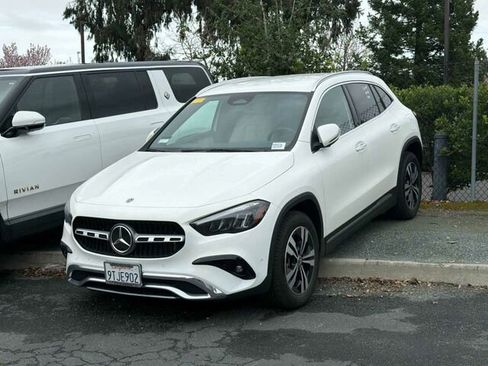 Certified 2025 Mercedes-Benz GLA 250 4MATIC image 2