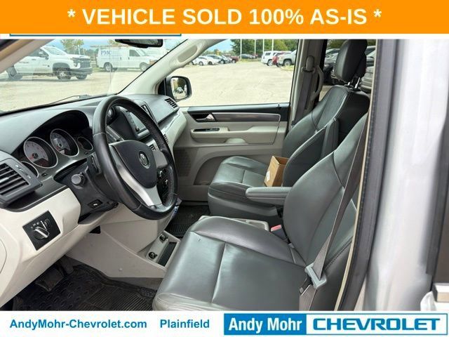 Used 2010 Volkswagen Routan SE FWD image 15