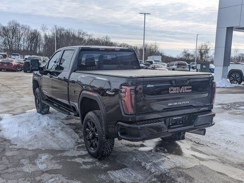 Used 2025 GMC Sierra 2500 AT4 w/ AT4 Premium Plus Package image 8