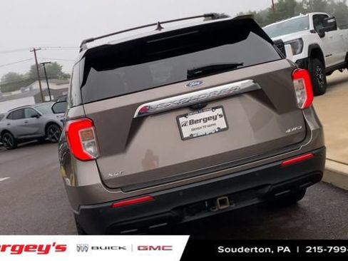 Used 2021 Ford Explorer XLT w/ Class III Trailer Tow Package AWD/4WD image 9