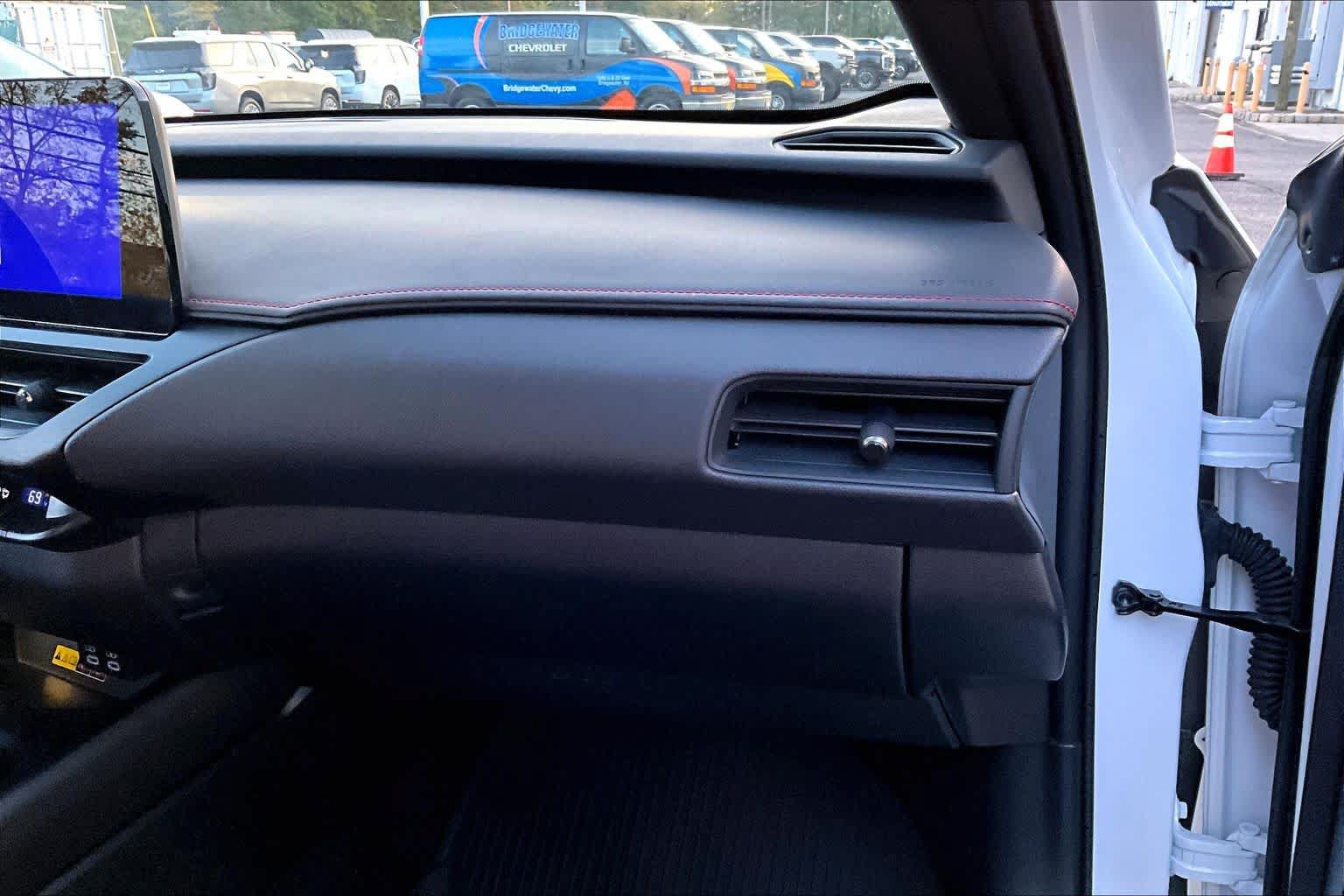 Used 2024 Lexus UX 250h F Sport AWD/4WD image 26