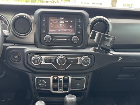 Used 2019 Jeep Wrangler Unlimited Sport S AWD/4WD image 16