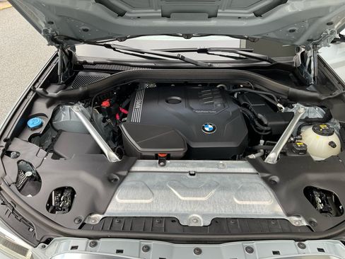 Used 2023 BMW X4 xDrive30i w/ M Sport Package AWD/4WD image 16