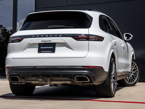 Certified 2023 Porsche Cayenne AWD/4WD image 11