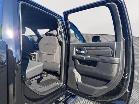 New 2026 RAM 2500 Big Horn AWD/4WD image 15