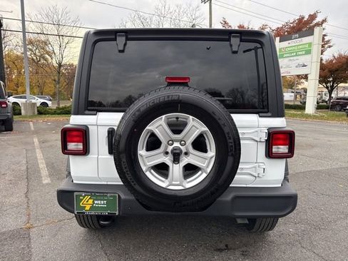 Used 2023 Jeep Wrangler Sport S image 19