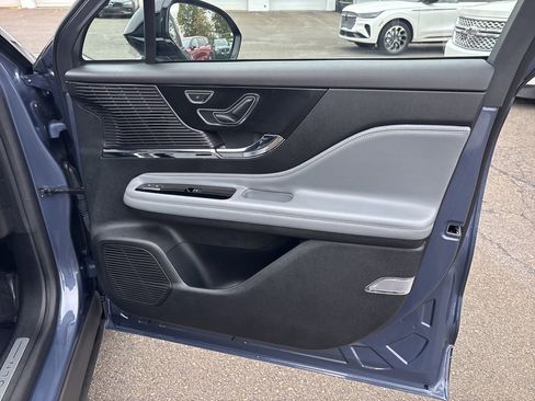 Certified 2022 Lincoln Corsair Reserve w/ Equipment Group 201A image 15