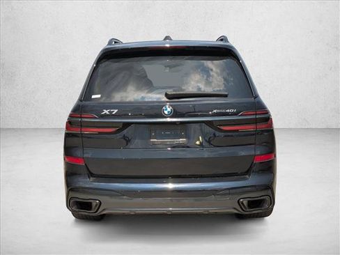 Used 2025 BMW X7 xDrive40i w/ M Sport Package AWD/4WD image 6