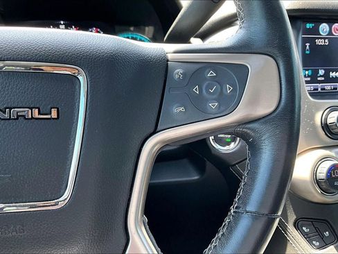 Used 2020 GMC Yukon Denali w/ Denali Ultimate Package AWD/4WD image 22