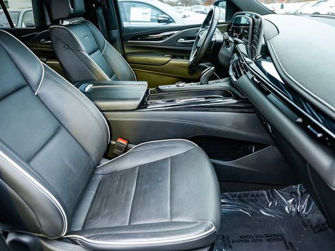 Used 2023 Cadillac Escalade Sport image 17