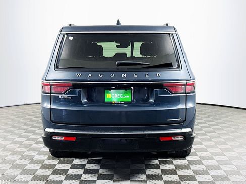 Used 2023 Jeep Wagoneer L Series II RWD image 7
