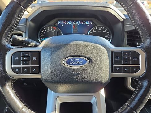 Used 2024 Ford Expedition XLT image 24